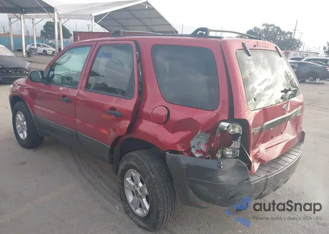 2005 Ford Escape Xlt from USA, damaged, VIN 1FMCU03105DA26924